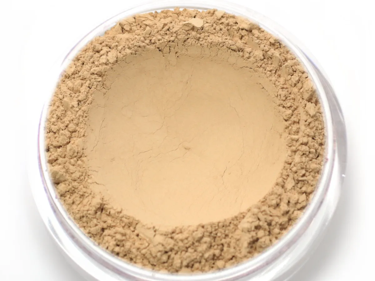 "Almond" - Delicate Mineral Powder Foundation