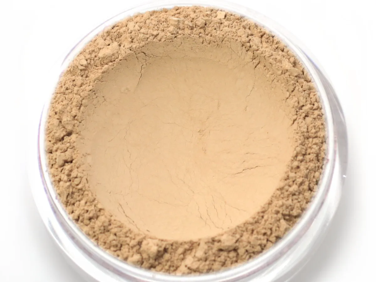 "Custard" - Delicate Mineral Powder Foundation