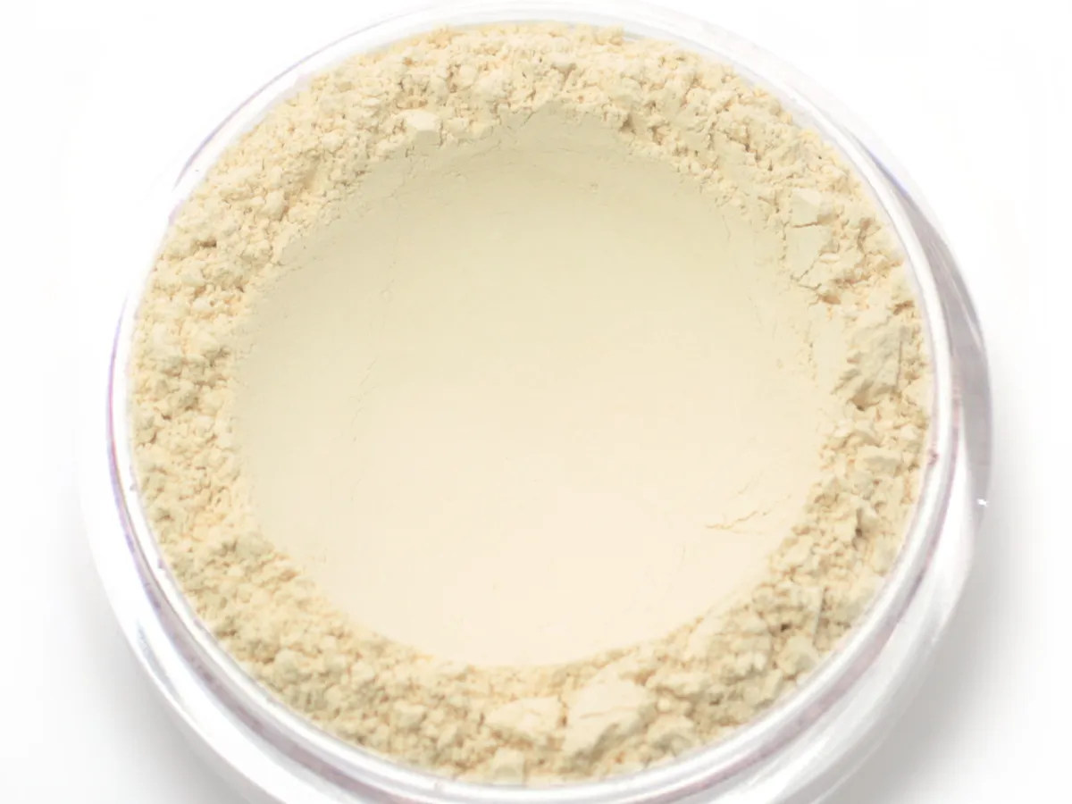 "Marzipan" - Delicate Mineral Powder Foundation