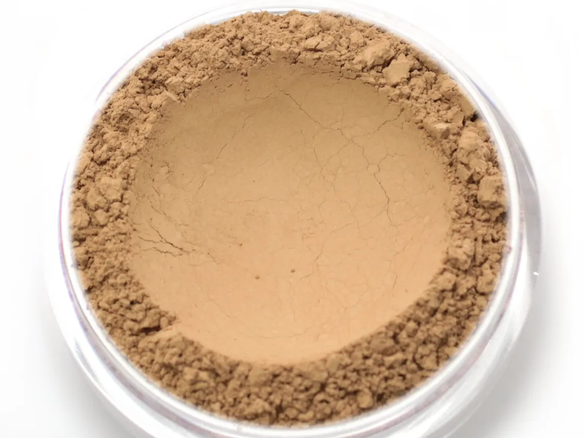 "Nutmeg" - Delicate Mineral Powder Foundation