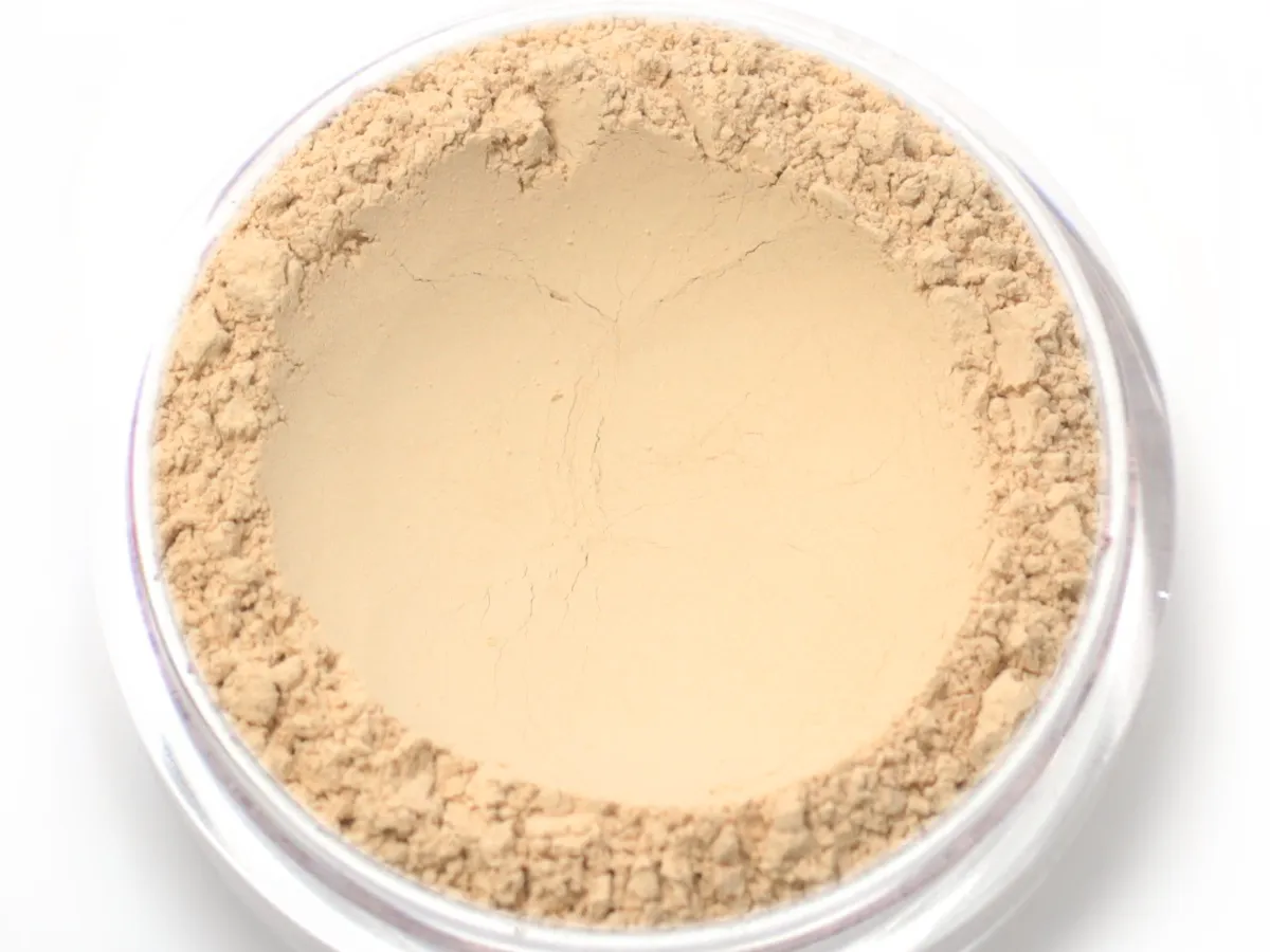 "Vanilla" - Delicate Mineral Powder Foundation