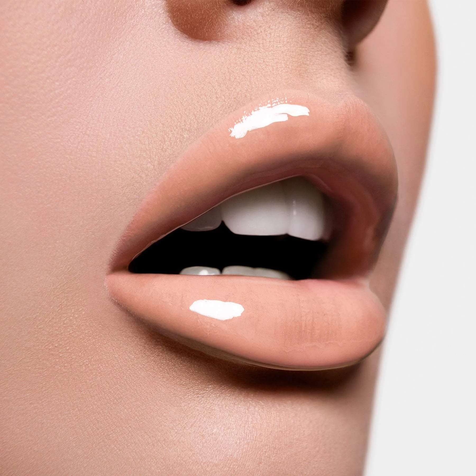 Velvet Gloss Plumper 77. It's Over